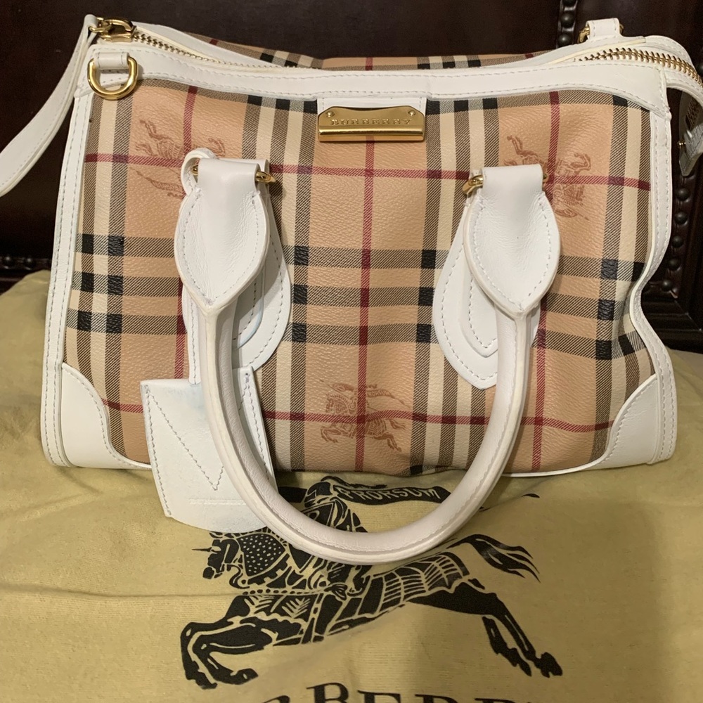 Burberry purse